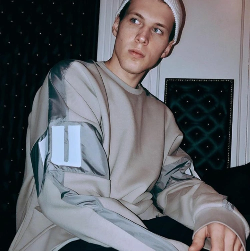 6686体育铜牌作者Laura