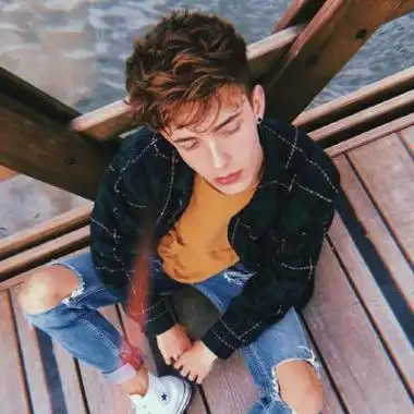 6686体育平台铁牌作者Ophelia