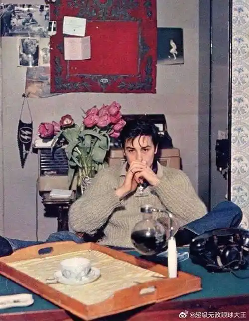 6686体育平台铁牌作者Matthew