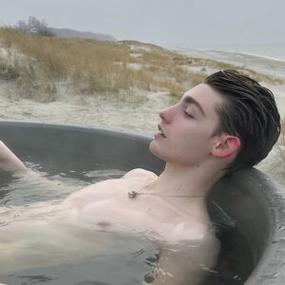 6686体育平台官方作者Ezra