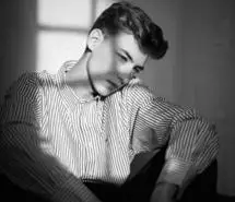 6686体育平台铁牌作者Gideon