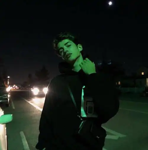 6686体育平台铁牌作者Wolfgang