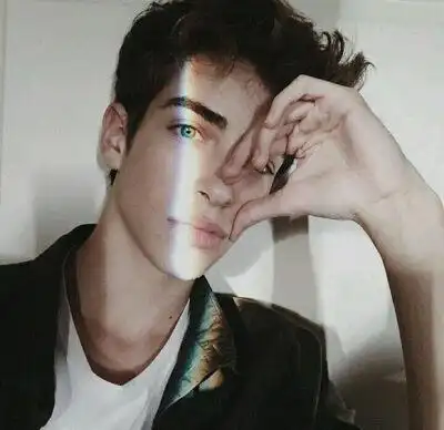 6686体育平台钻石作者Avery